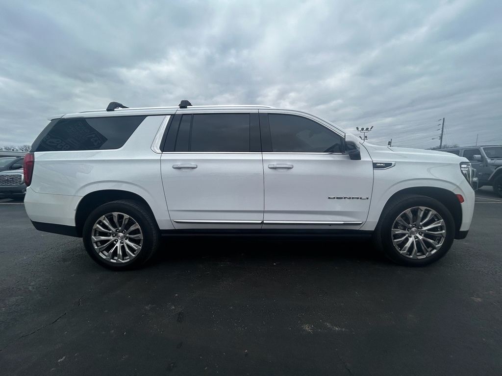 GMC Yukon XL Denali 4WD 2022