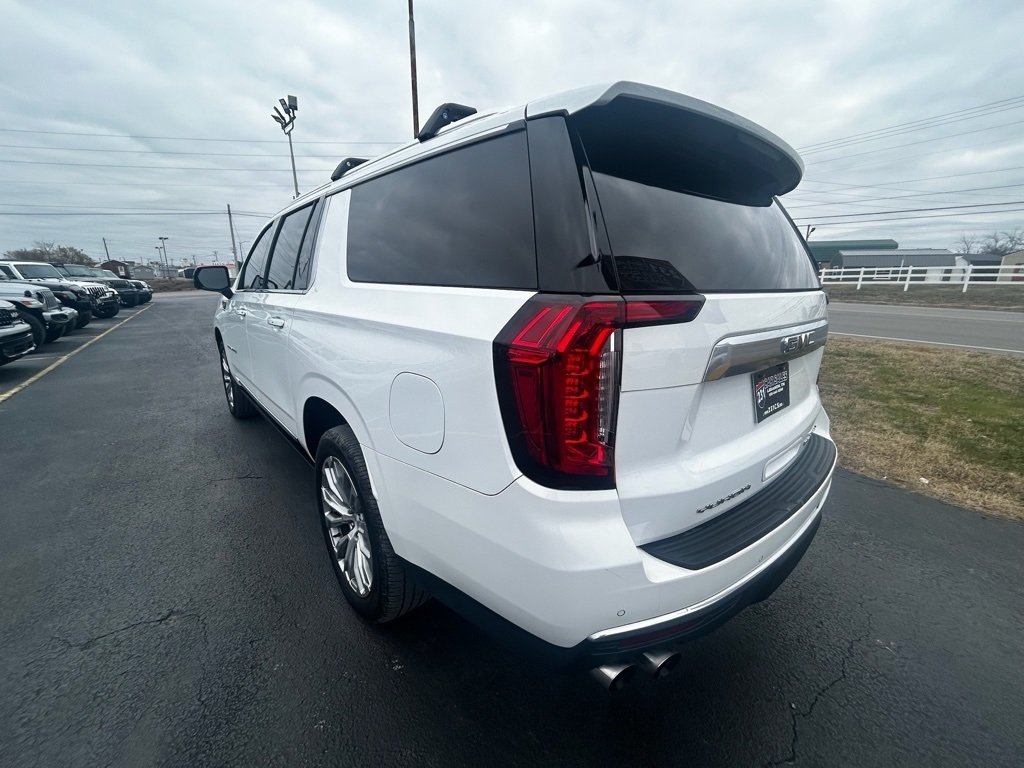 GMC Yukon XL Denali 4WD 2022