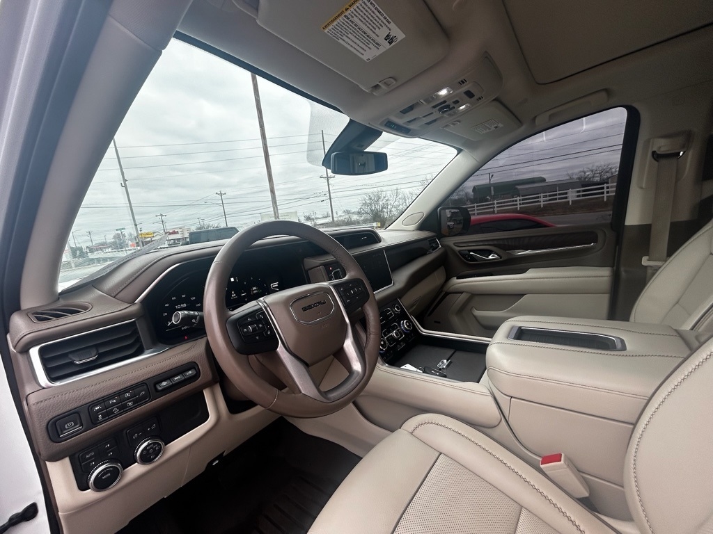GMC Yukon XL Denali 4WD 2022