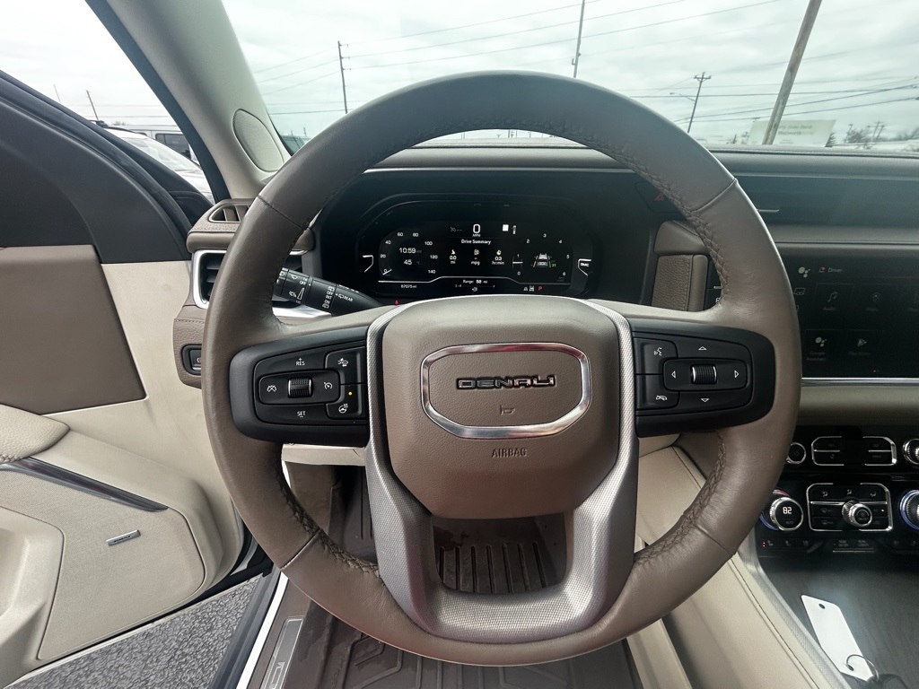 GMC Yukon XL Denali 4WD 2022