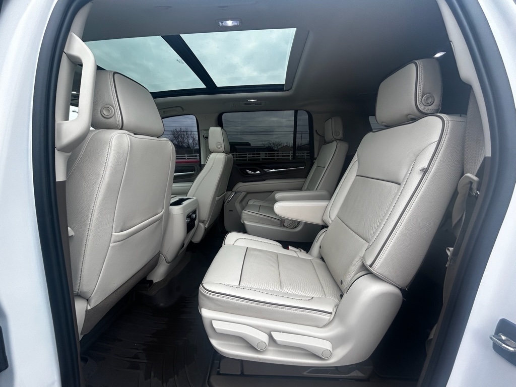 GMC Yukon XL Denali 4WD 2022