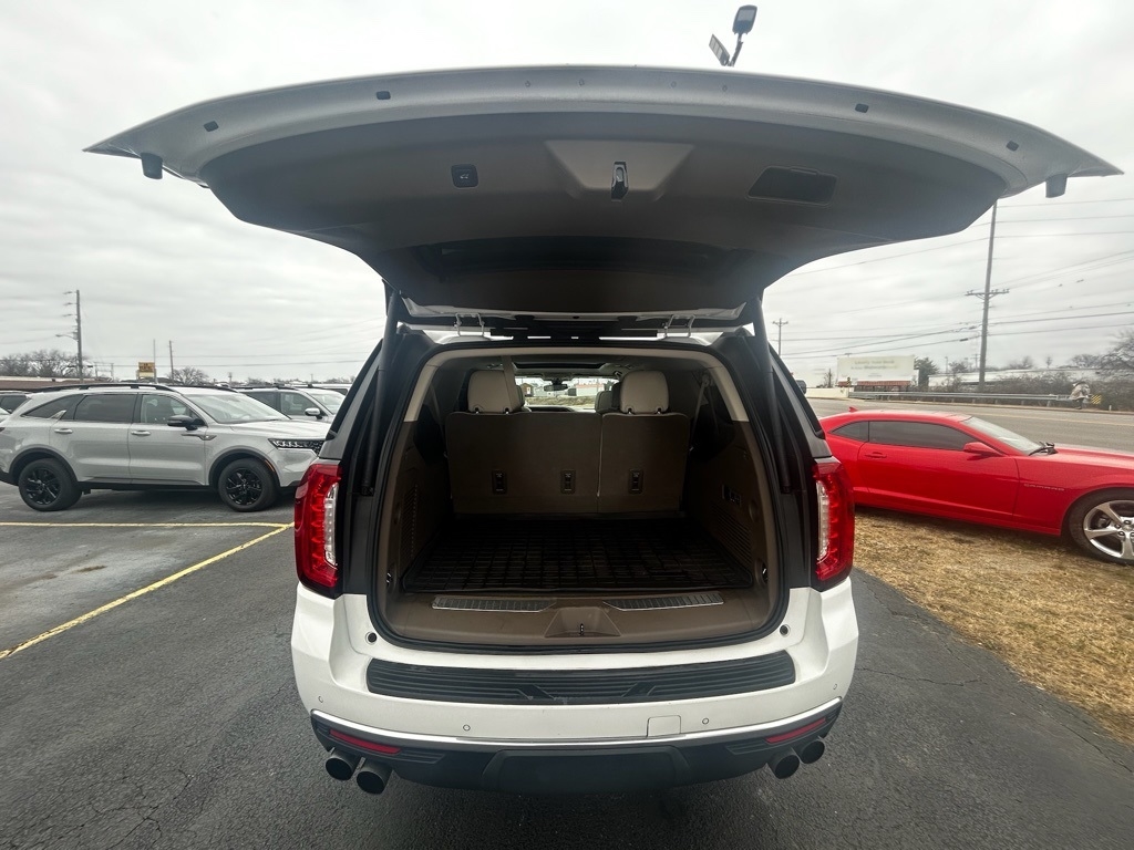 GMC Yukon XL Denali 4WD 2022