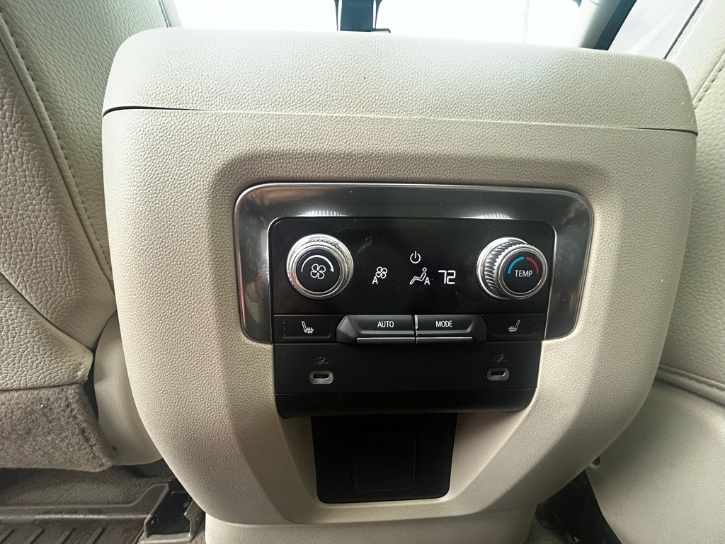 GMC Yukon XL Denali 4WD 2022