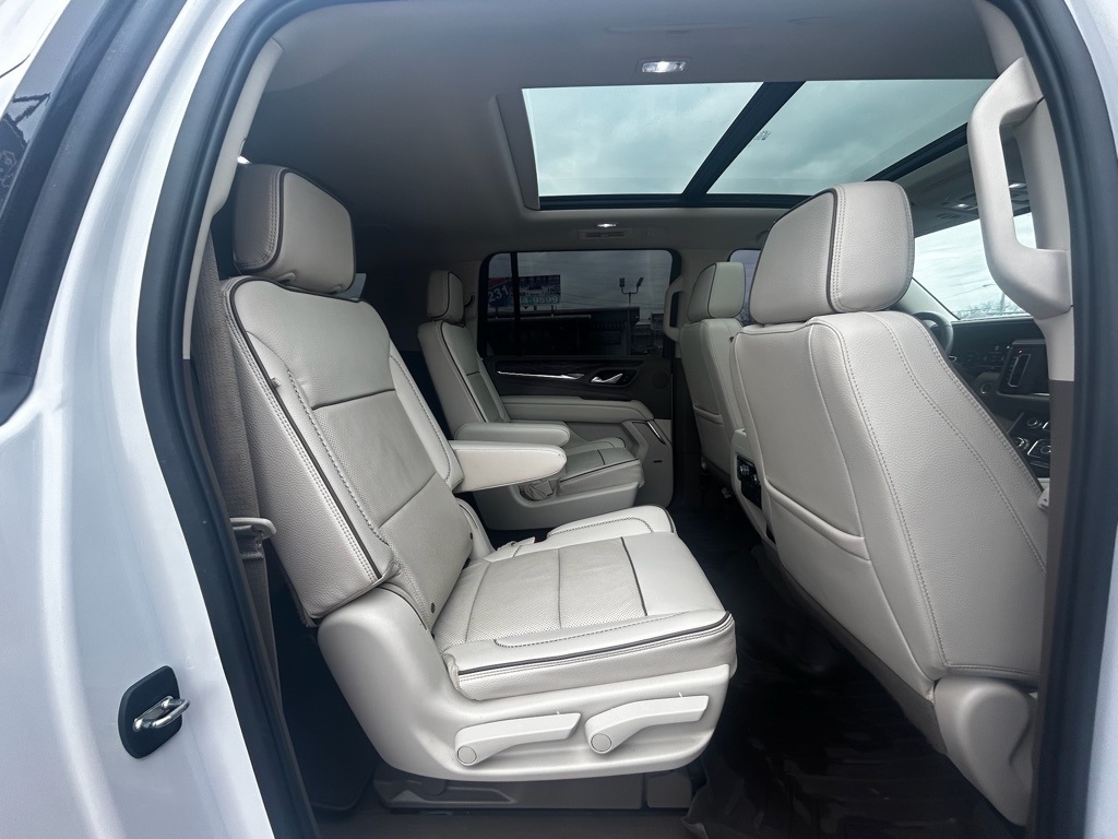 GMC Yukon XL Denali 4WD 2022