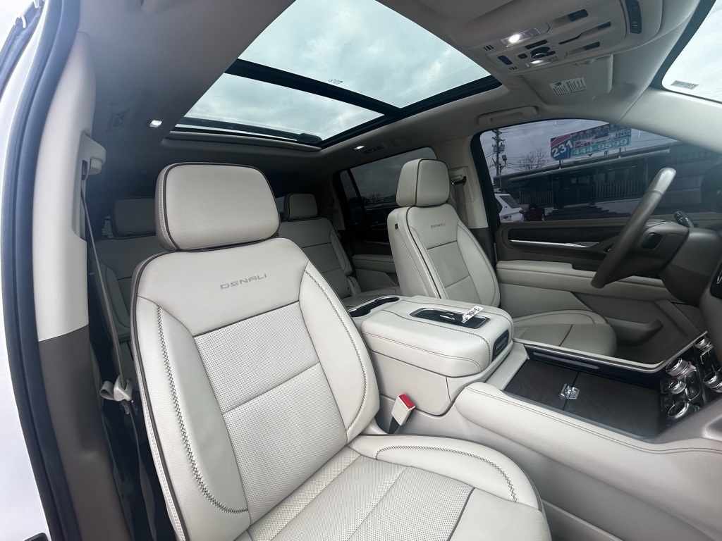 GMC Yukon XL Denali 4WD 2022