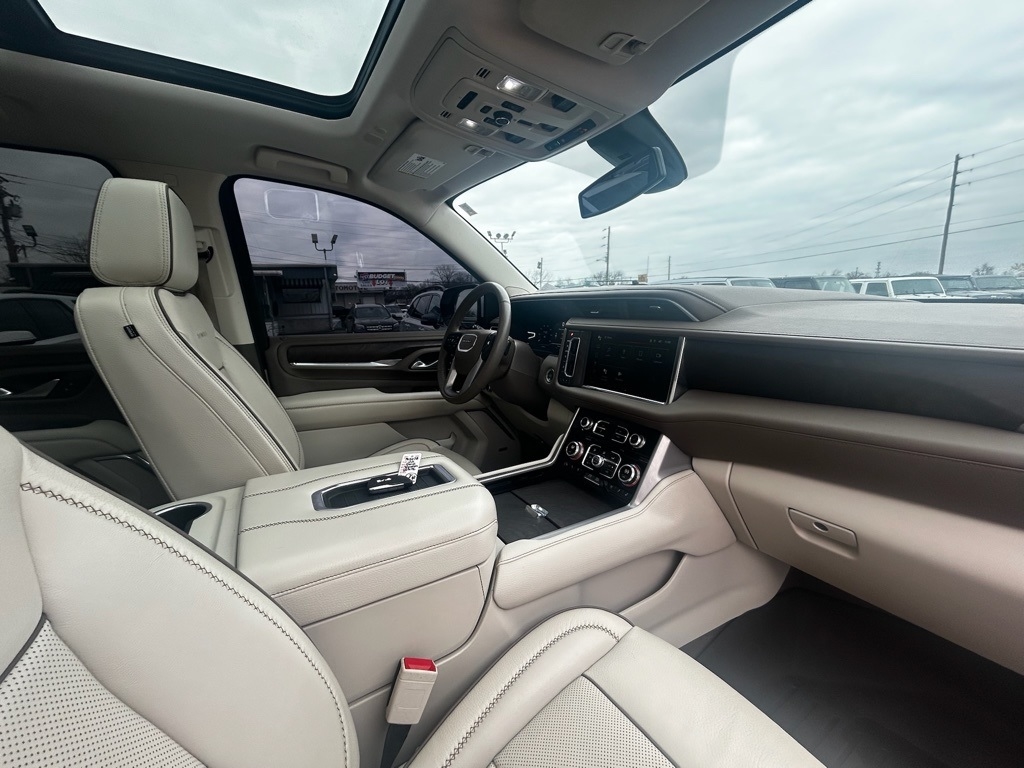 GMC Yukon XL Denali 4WD 2022