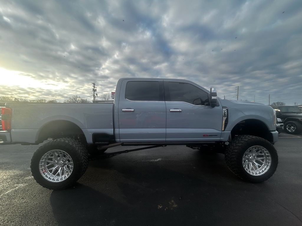 Ford F-250 SD Platinum Crew Cab 4WD 2024