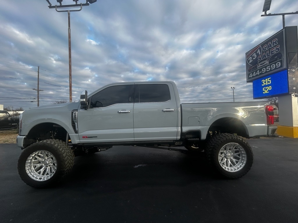 Ford F-250 SD Platinum Crew Cab 4WD 2024