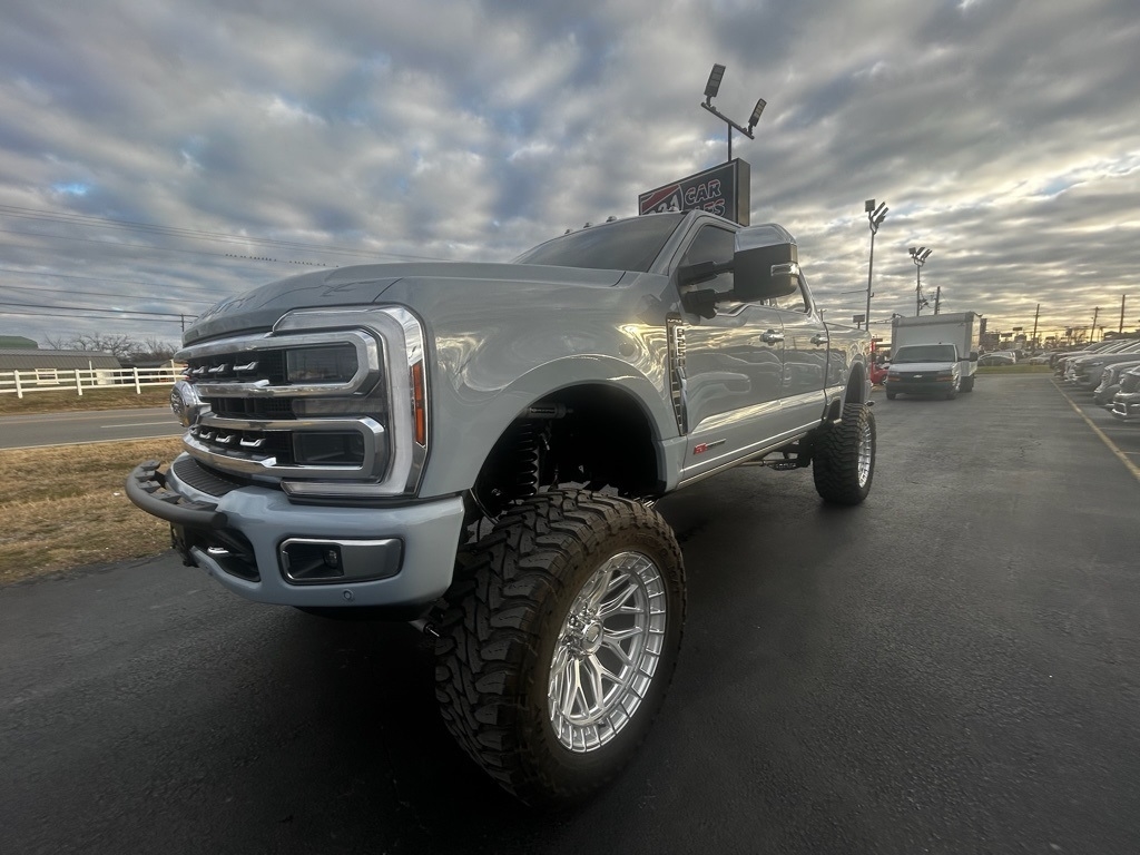 Ford F-250 SD Platinum Crew Cab 4WD 2024