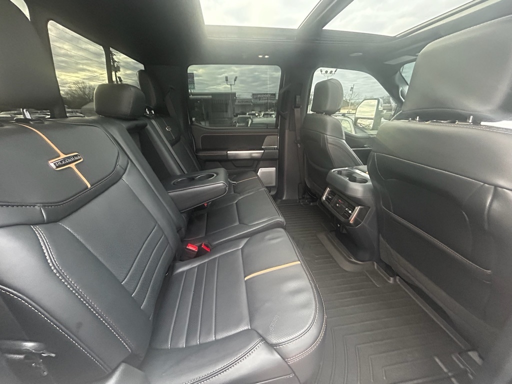 Ford F-250 SD Platinum Crew Cab 4WD 2024