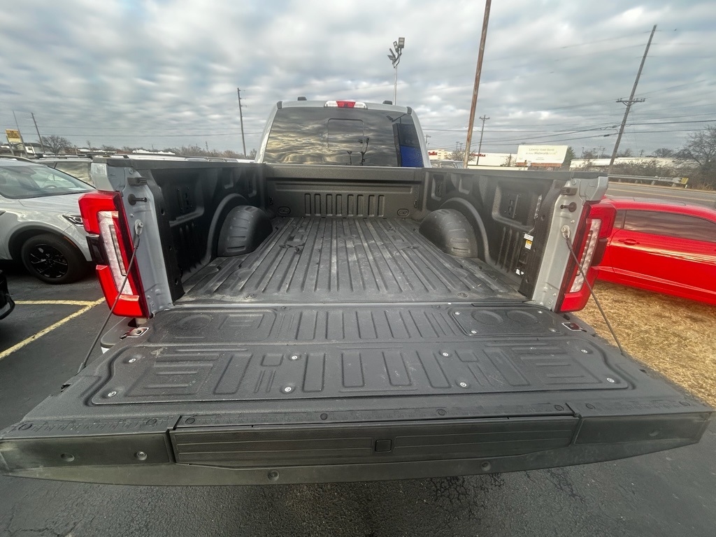 Ford F-250 SD Platinum Crew Cab 4WD 2024