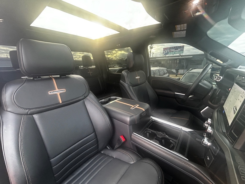 Ford F-250 SD Platinum Crew Cab 4WD 2024