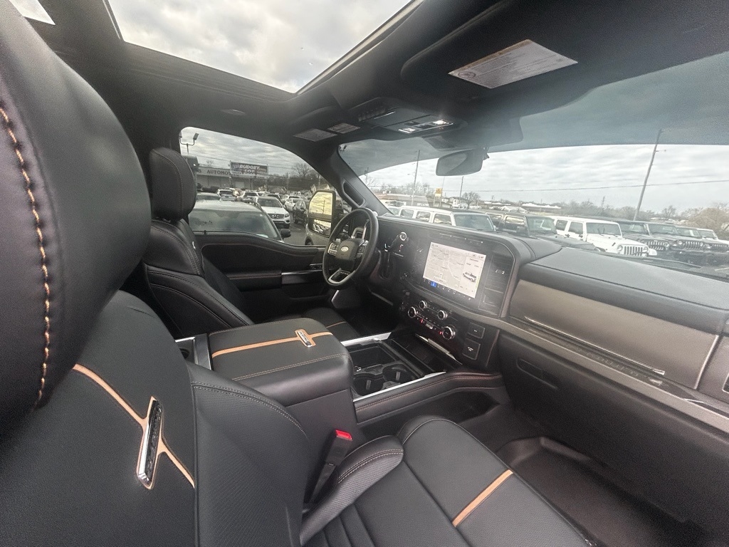 Ford F-250 SD Platinum Crew Cab 4WD 2024