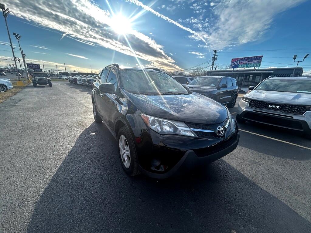 2015 Toyota RAV4 LE's photo