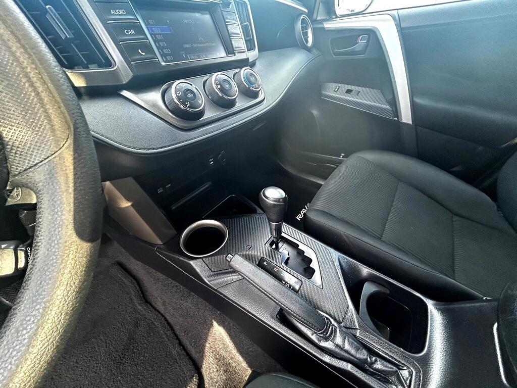 Toyota RAV4 LE FWD 2015