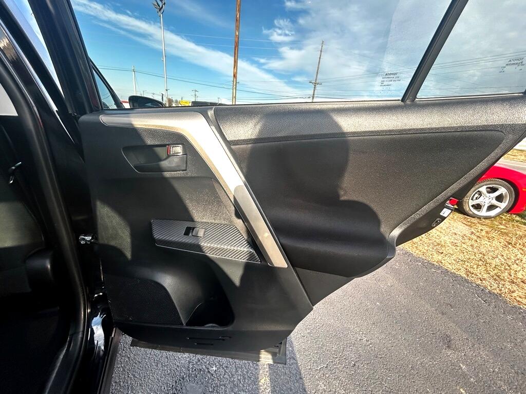 Toyota RAV4 LE FWD 2015