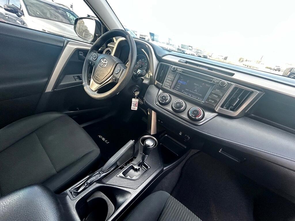 Toyota RAV4 LE FWD 2015