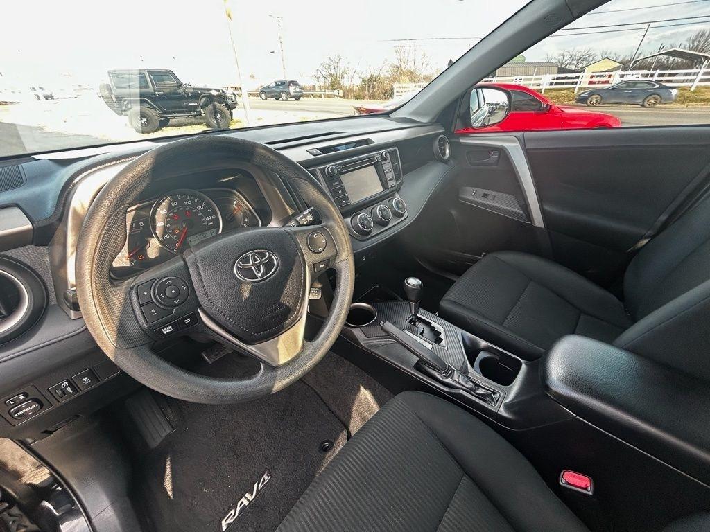 Toyota RAV4 LE FWD 2015