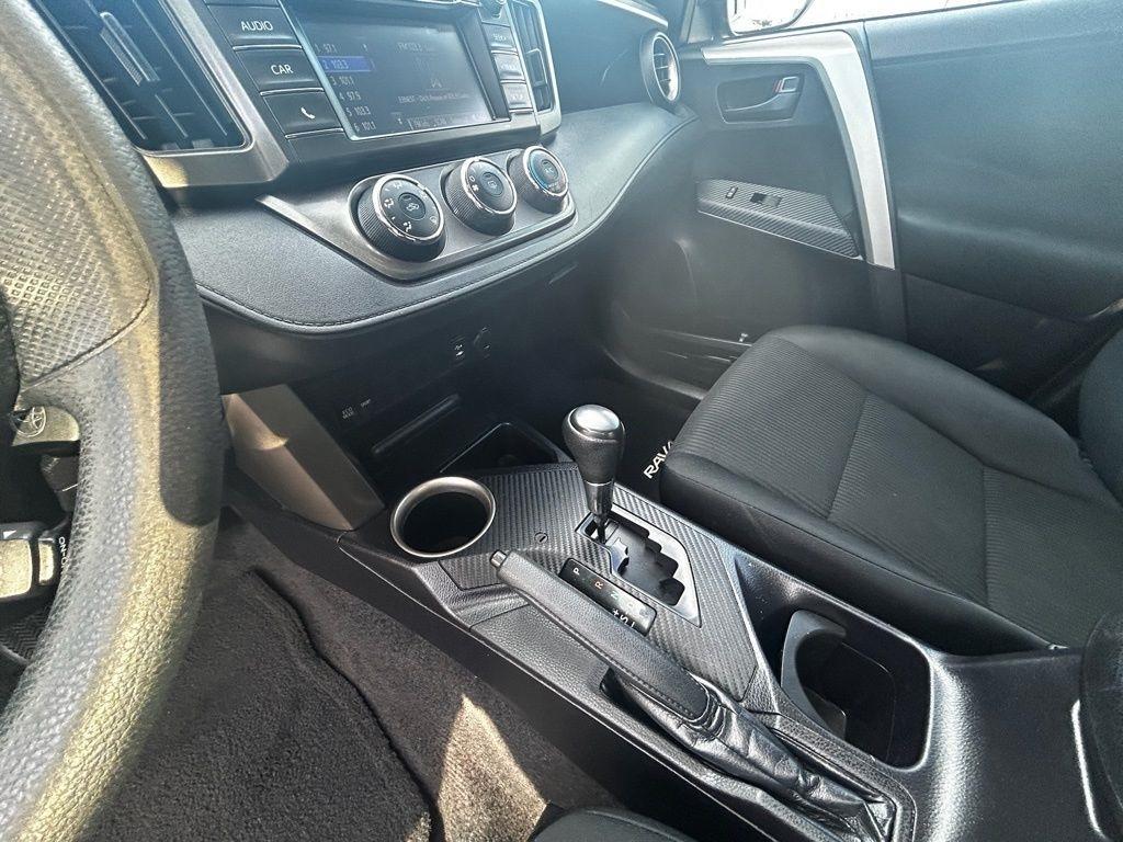 Toyota RAV4 LE FWD 2015