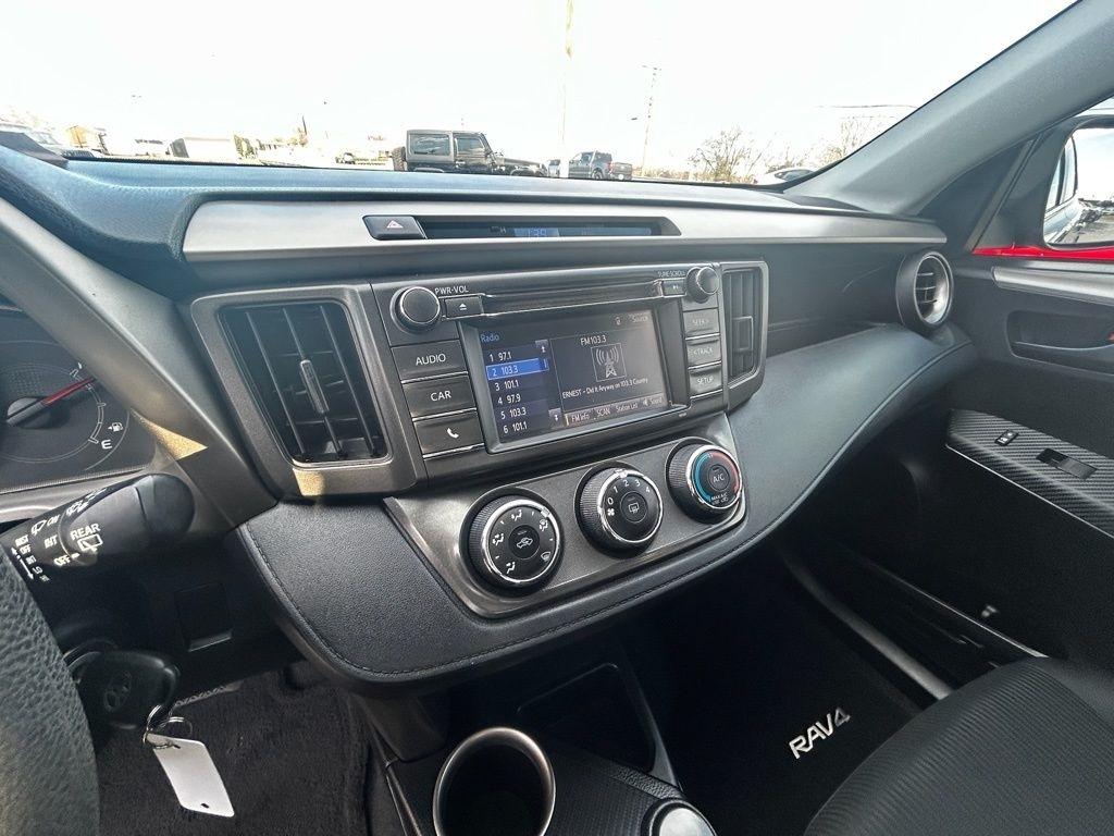 Toyota RAV4 LE FWD 2015