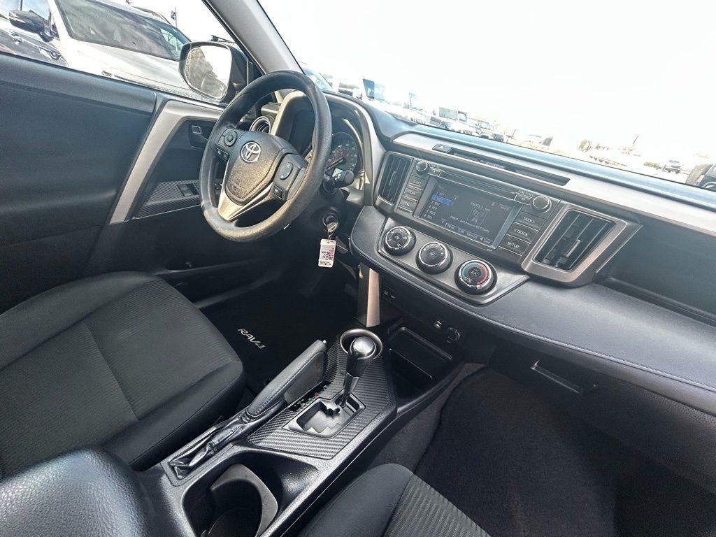 Toyota RAV4 LE FWD 2015