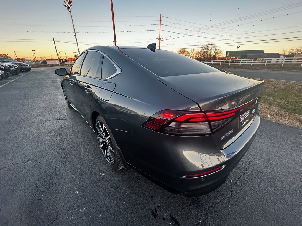 Honda Accord Touring Hybrid 2025
