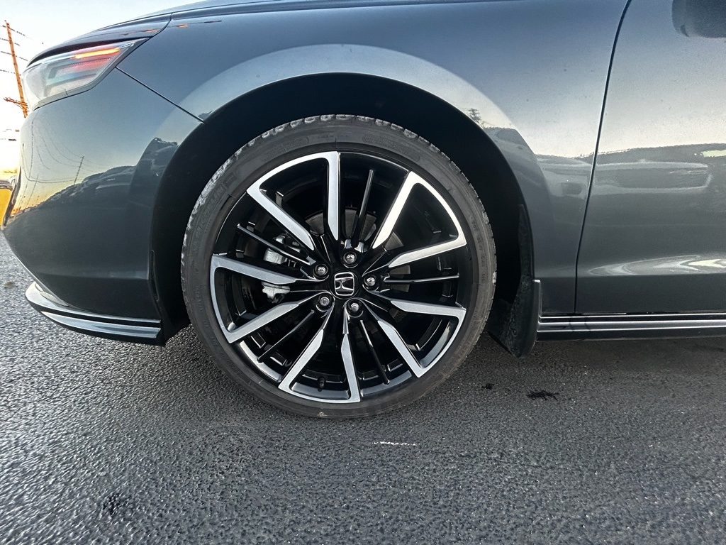 Honda Accord Touring Hybrid 2025