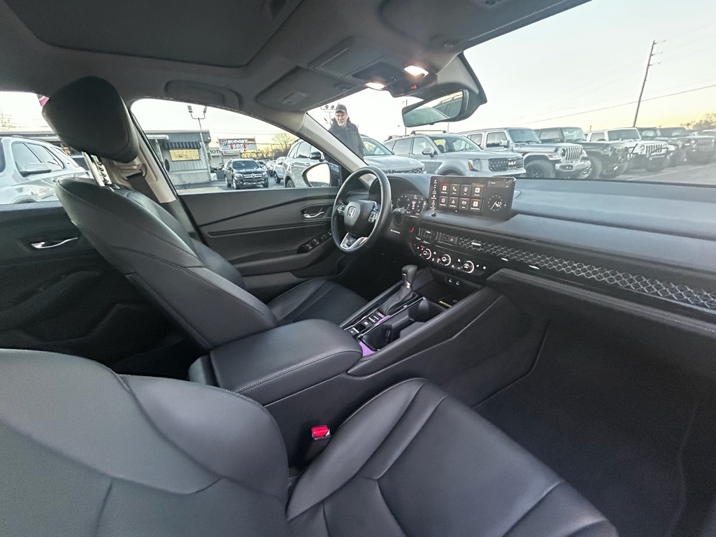 Honda Accord Touring Hybrid 2025