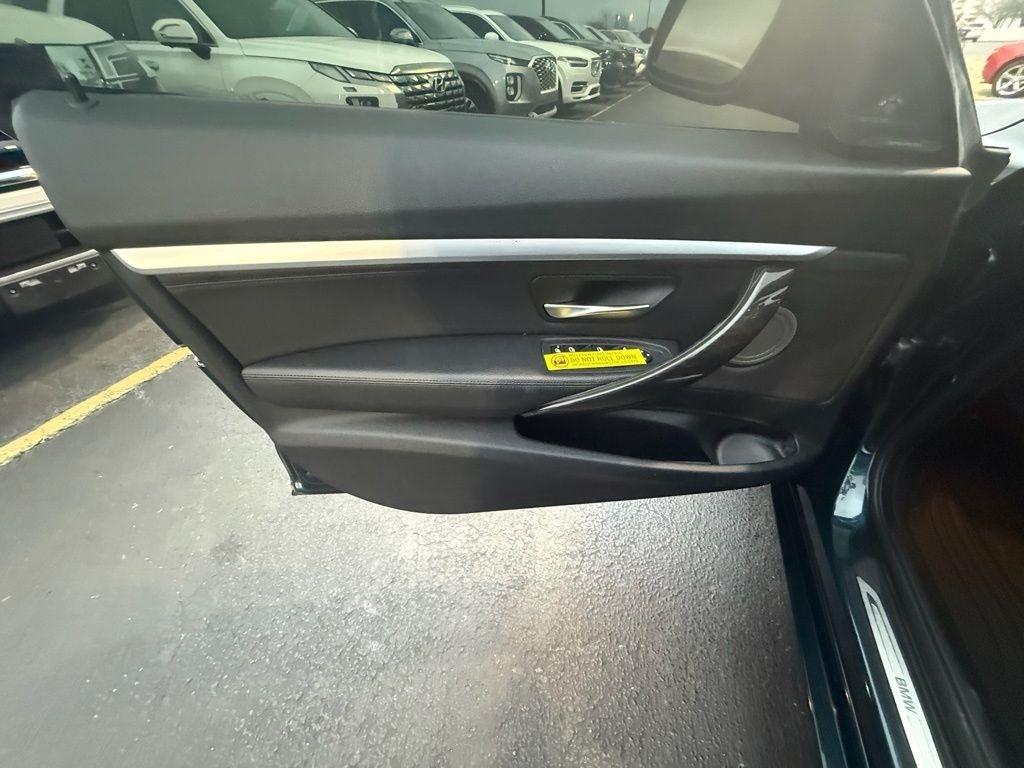 BMW 3-Series Gran Turismo 335i xDrive 2016