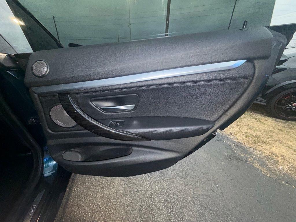 BMW 3-Series Gran Turismo 335i xDrive 2016