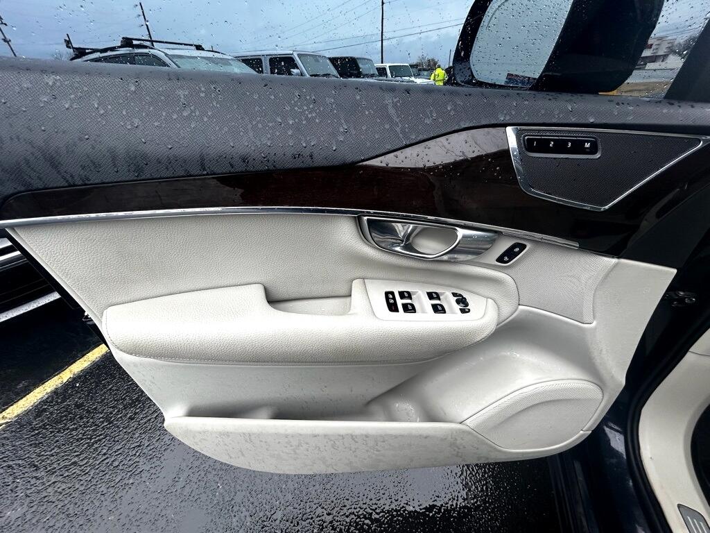 Volvo XC90 T6 Momentum AWD 2017