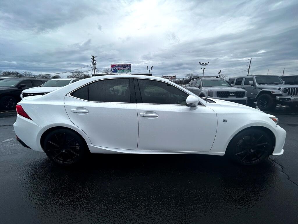 Lexus IS 200t 2016