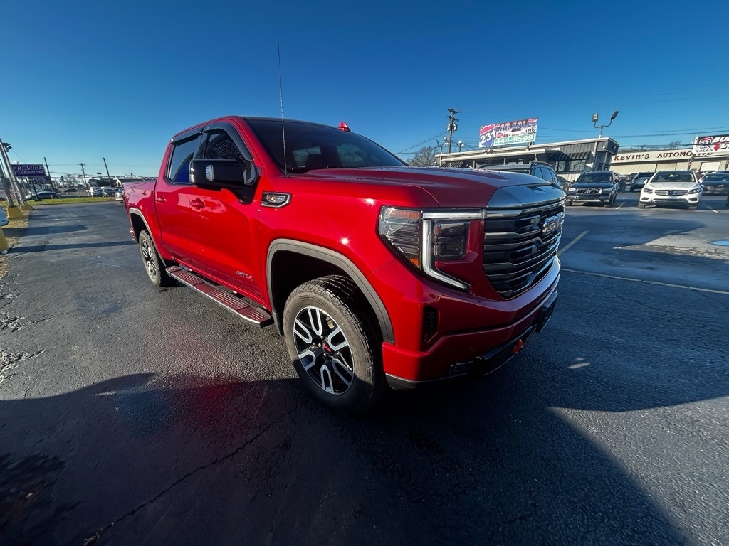 2023 GMC Sierra 1500 AT4 Crew Cab 4WD