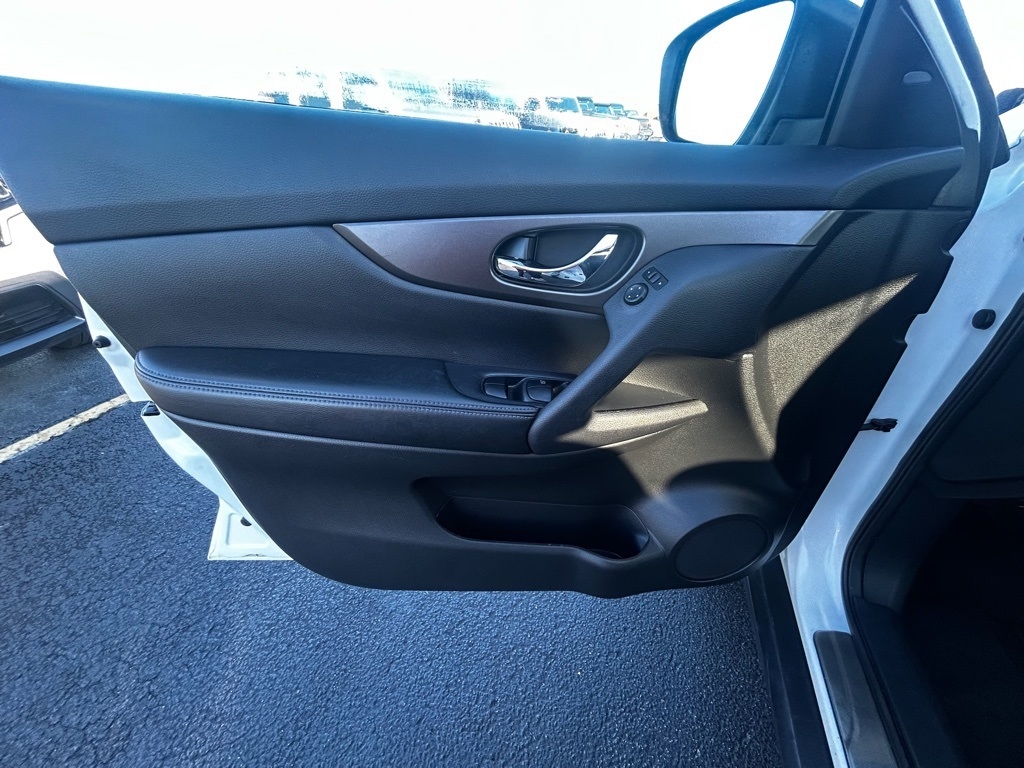 Nissan Rogue SV 2WD 2014