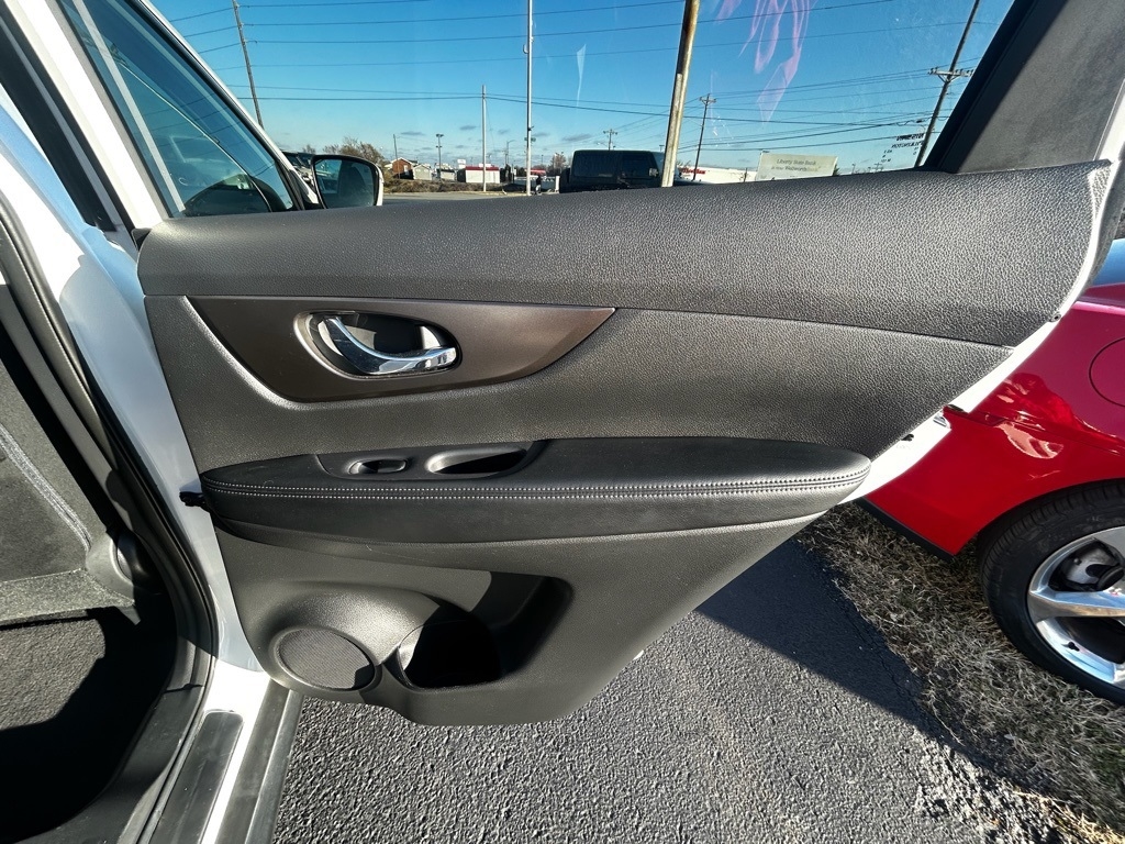 Nissan Rogue SV 2WD 2014