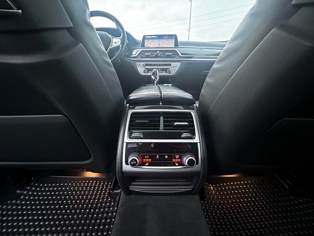 BMW 7-Series 740i xDrive 2022