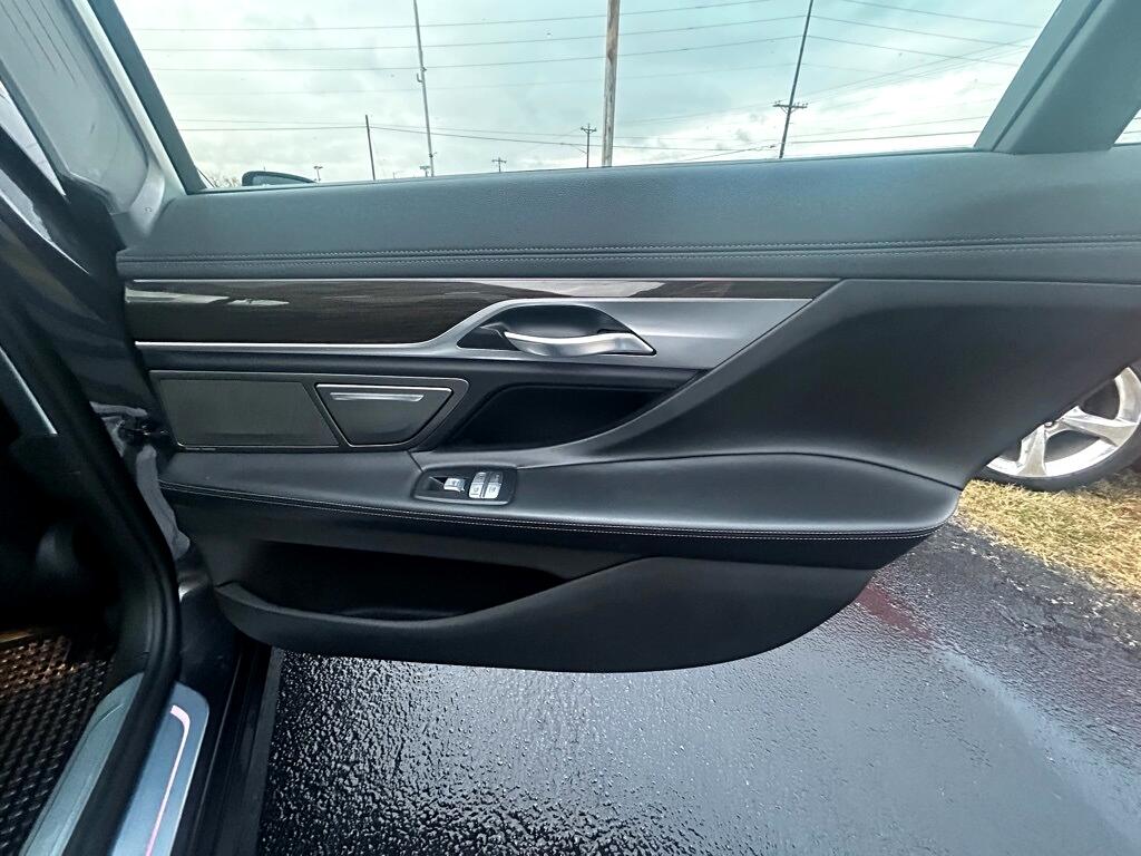 BMW 7-Series 740i xDrive 2022