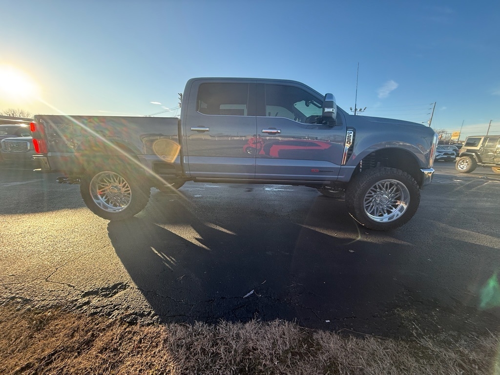 Ford F-250 SD XL Crew Cab 4WD 2023