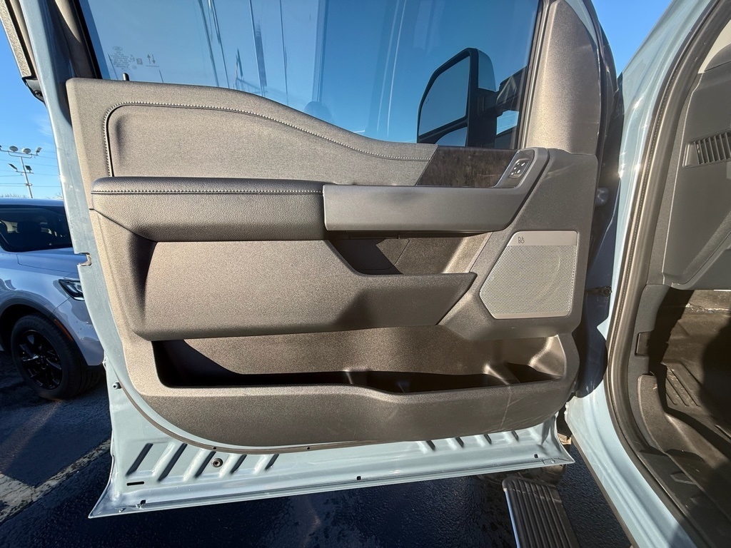 Ford F-250 SD XL Crew Cab 4WD 2023