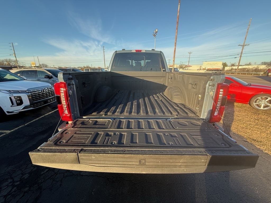 Ford F-250 SD XL Crew Cab 4WD 2023