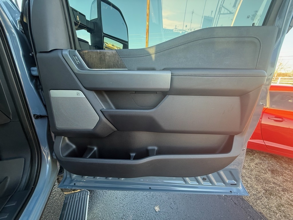 Ford F-250 SD XL Crew Cab 4WD 2023