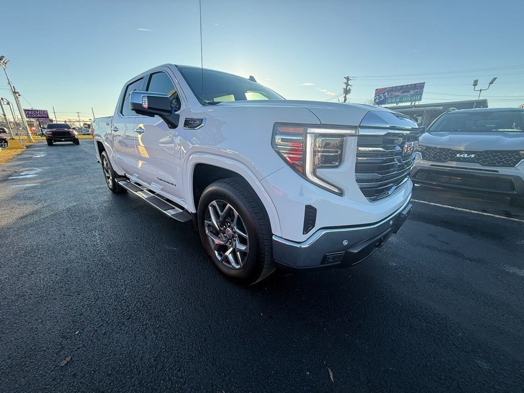 GMC Sierra 1500 SLT Crew Cab 4WD 2025
