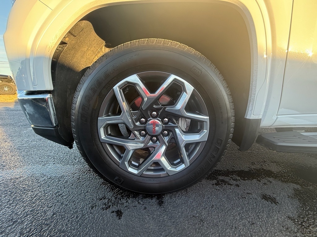 GMC Sierra 1500 SLT Crew Cab 4WD 2025
