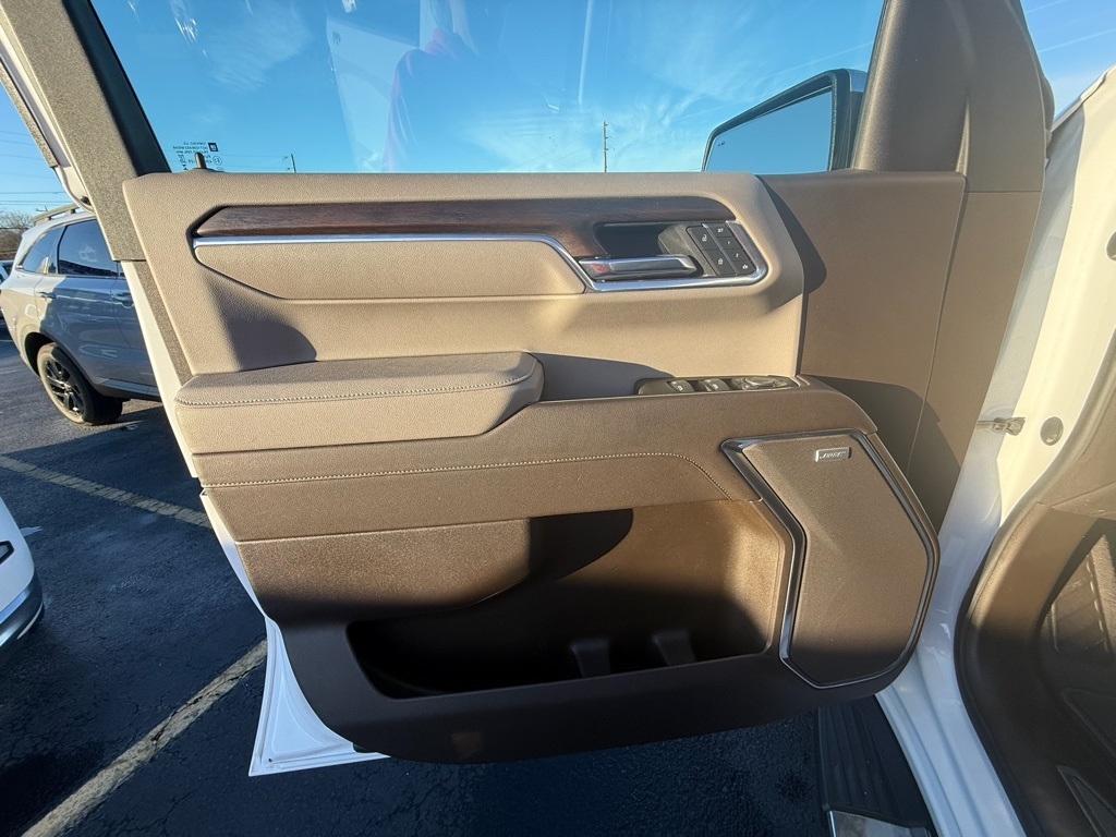 GMC Sierra 1500 SLT Crew Cab 4WD 2025