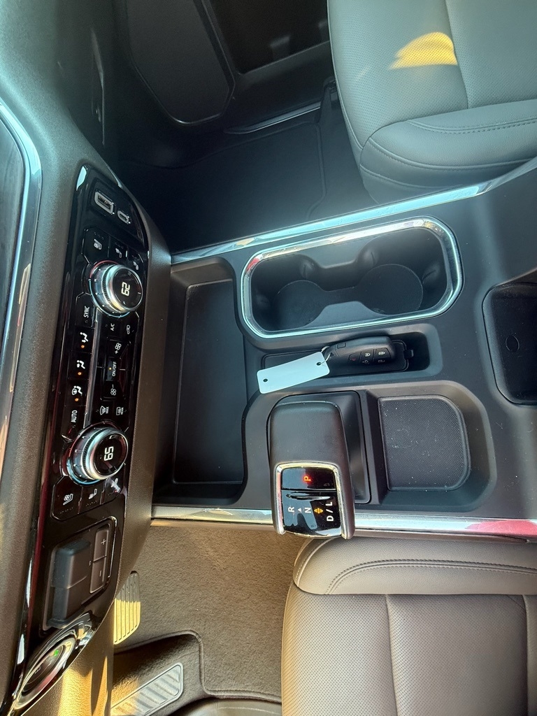 GMC Sierra 1500 SLT Crew Cab 4WD 2025