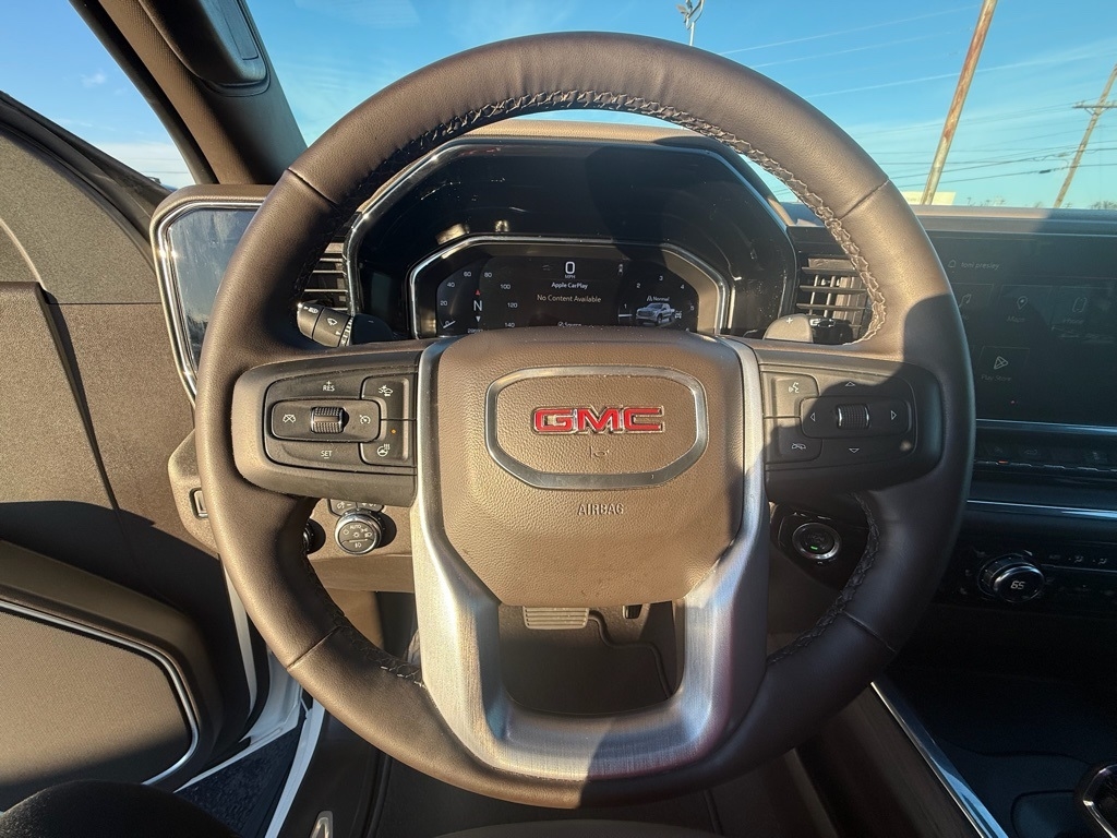 GMC Sierra 1500 SLT Crew Cab 4WD 2025