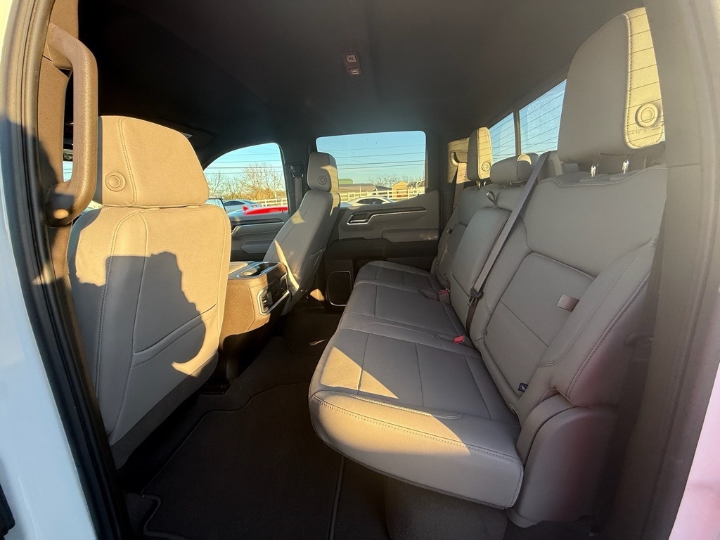 GMC Sierra 1500 SLT Crew Cab 4WD 2025