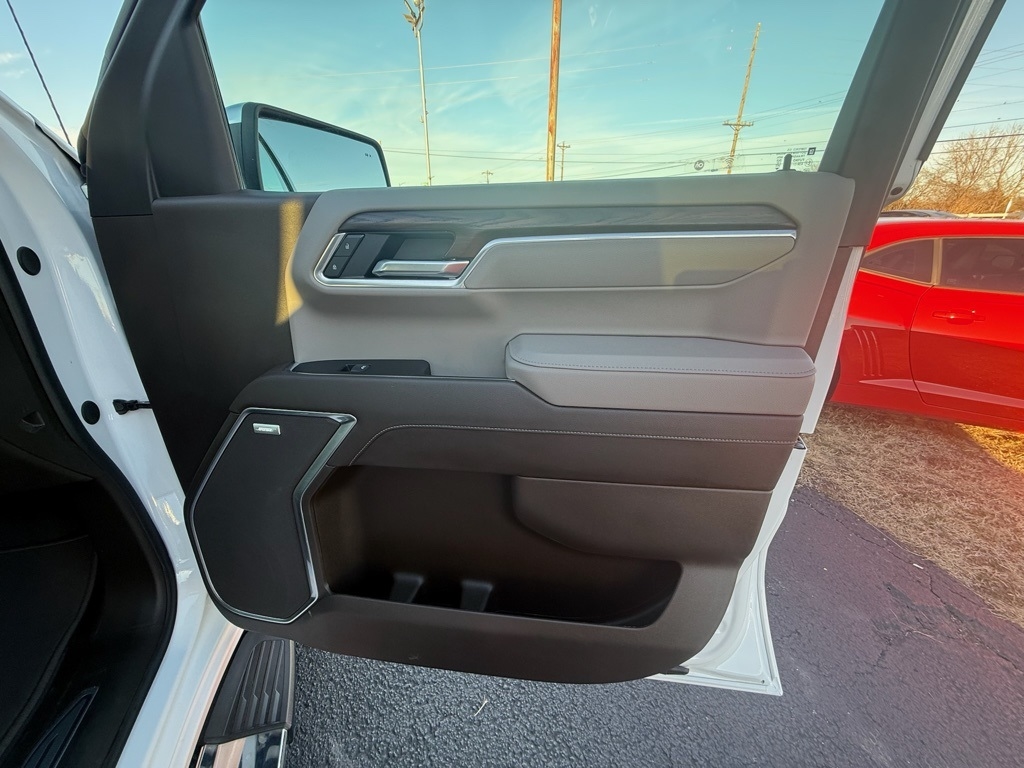 GMC Sierra 1500 SLT Crew Cab 4WD 2025