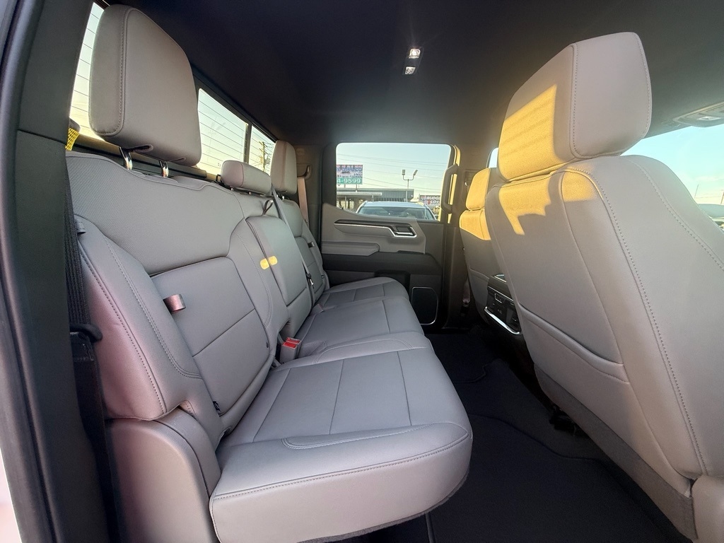 GMC Sierra 1500 SLT Crew Cab 4WD 2025