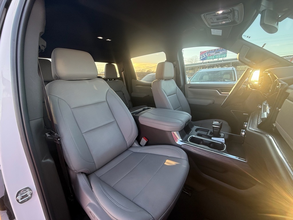 GMC Sierra 1500 SLT Crew Cab 4WD 2025